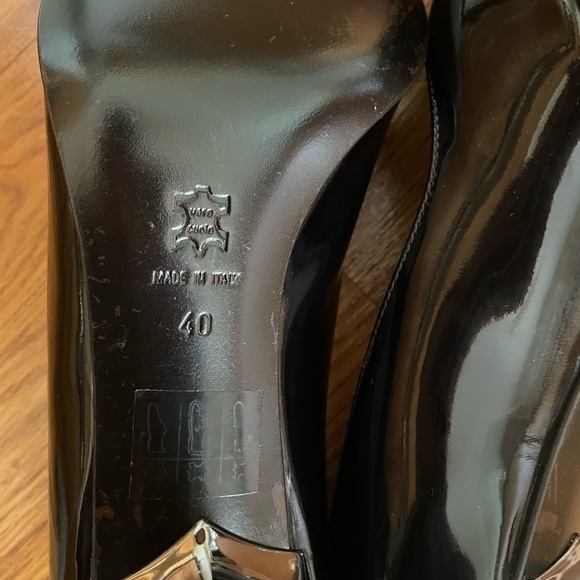 Miss Barker Of England Pointed Toe Heels Size 40 NWOT Feminine Glossy Elegant - Picture 6 of 7